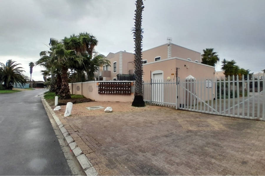 2 Bedroom Property for Sale in Parklands Western Cape